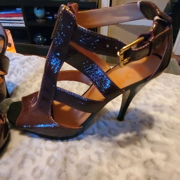 Shoes - Picture 5 of 5